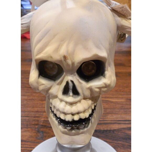 Vintage 90s Trendmasters Halloween Skull Candelabra Candle Lamps Set of 2 - Picture 2 of 4